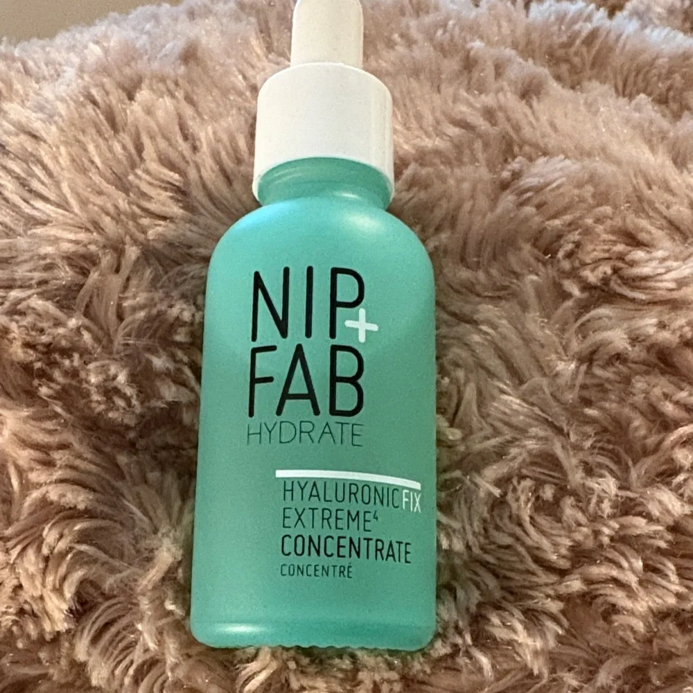 NIP+FAB Hydrate Hyaluronic Fix Extreme4 Concentrate Serum-New 30ml